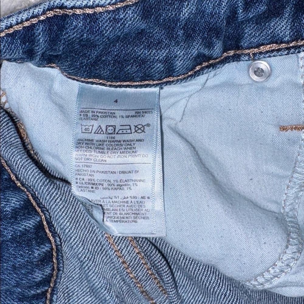 Old Navy OG Short High Rise Rolled Hem Distressed Jean Shorts • Size 4 - Picture 8 of 9